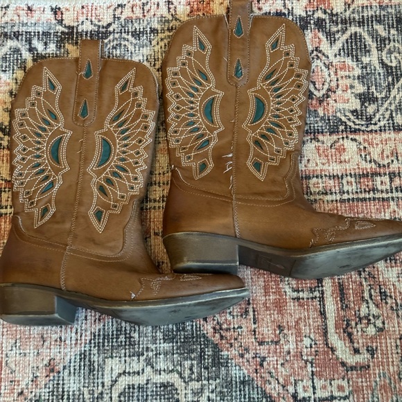 Coconuts Brown Western Cowgirl Boots with Embroidered Design women’s size 8M - Picture 2 of 12